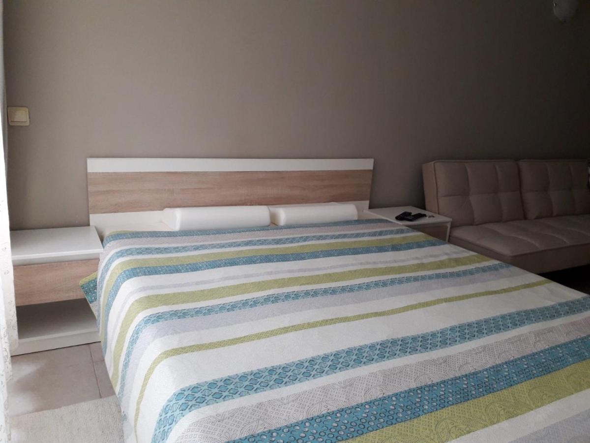 Treti Mart North Apartment Приморско Екстериор снимка